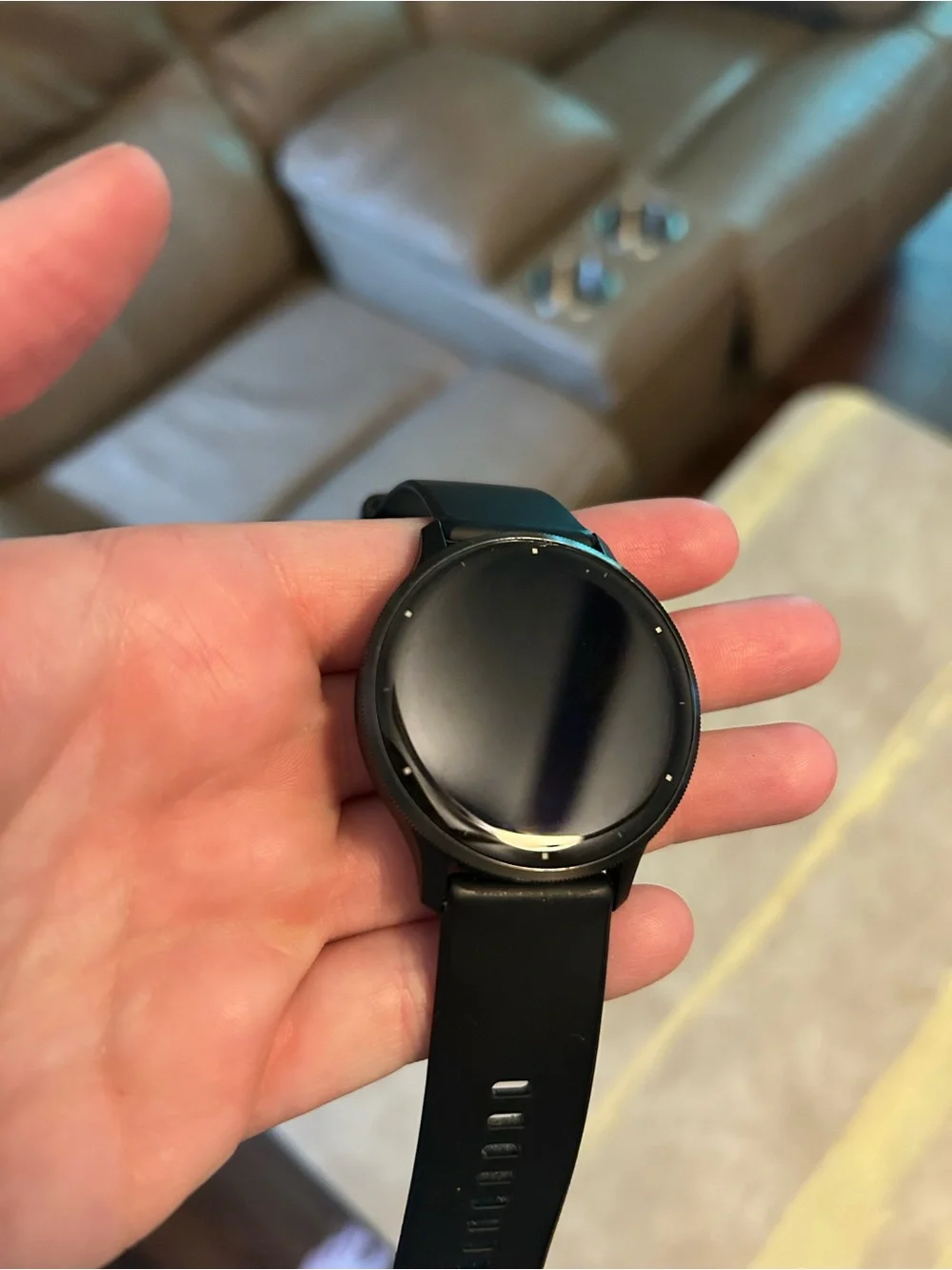 garmin Black Round Smartwatch with Black Silicone Band